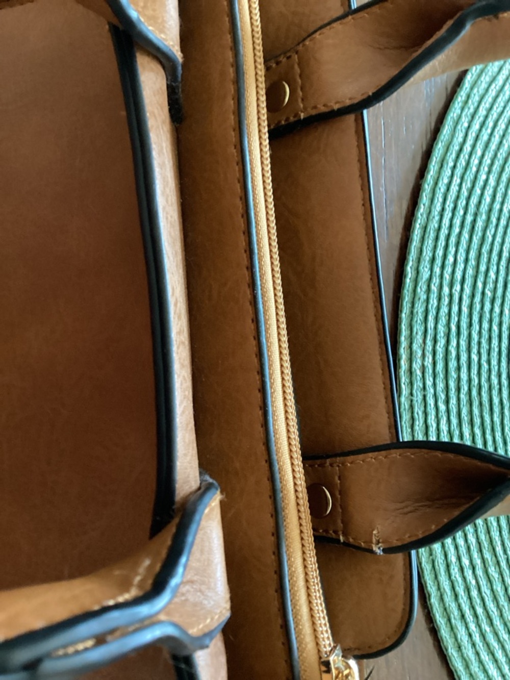 Chic brown Leather crossbody purse with Strap - Picture 5 of 6